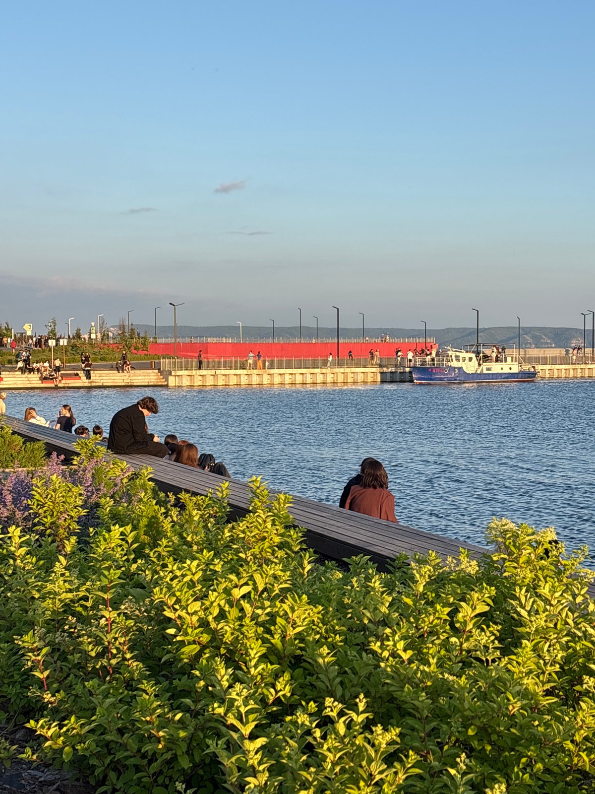 Sunny afternoon at Tolyatti's waterfront promenade