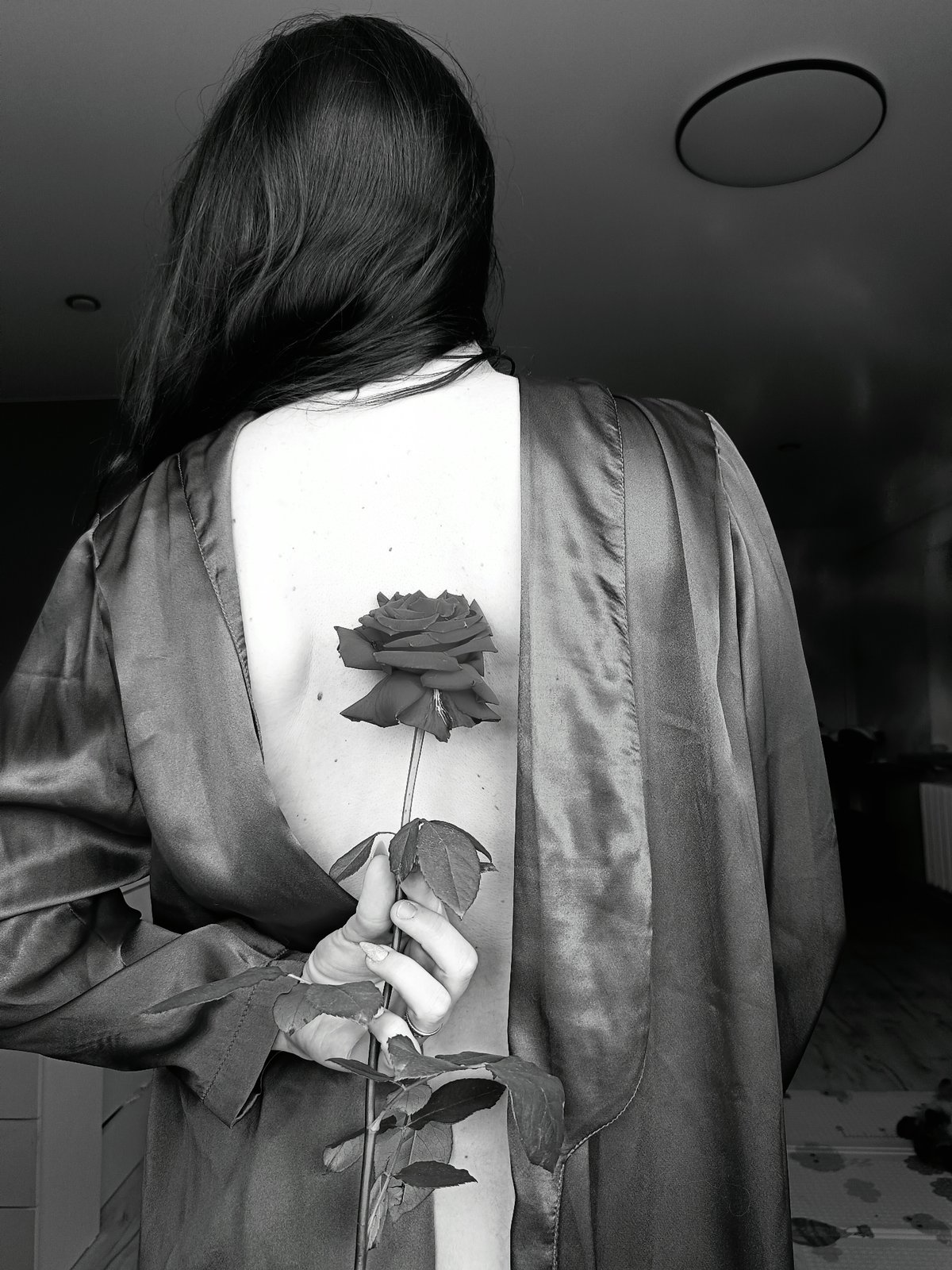 Early morning artistic photography session documented in Rusalevka, Russia