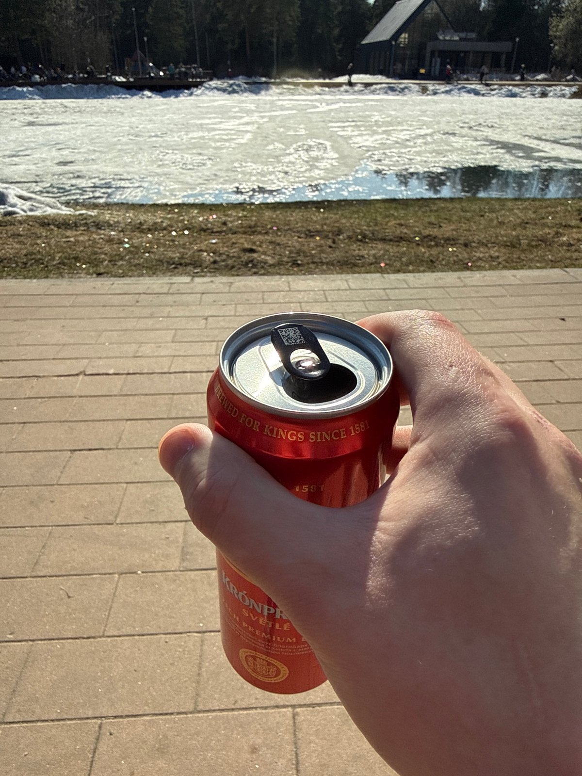 Beer enjoyed by frozen waterfront in Moscow
