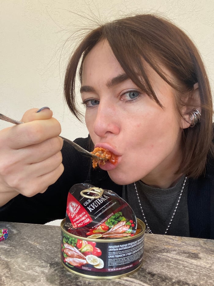 Morning breakfast selfies with canned fish in Ust-Ilimsk