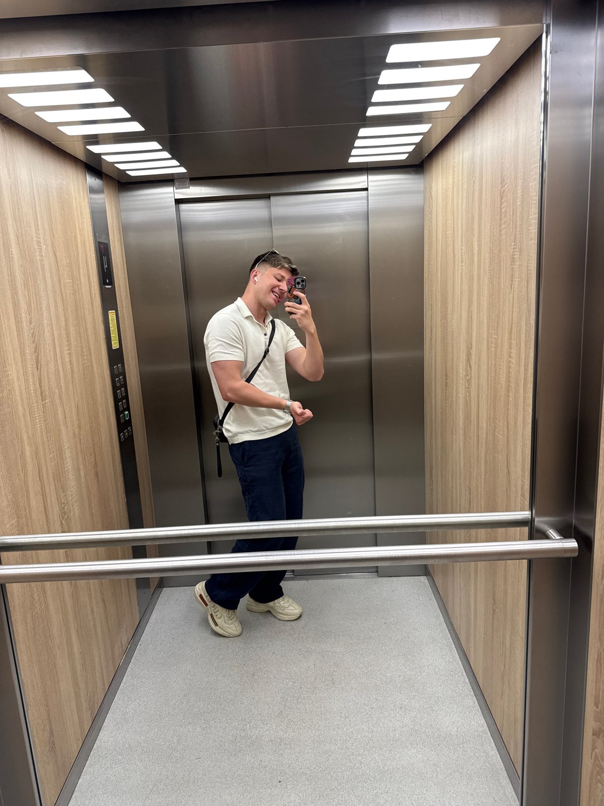 Man takes elevator selfies during afternoon in Plovdiv