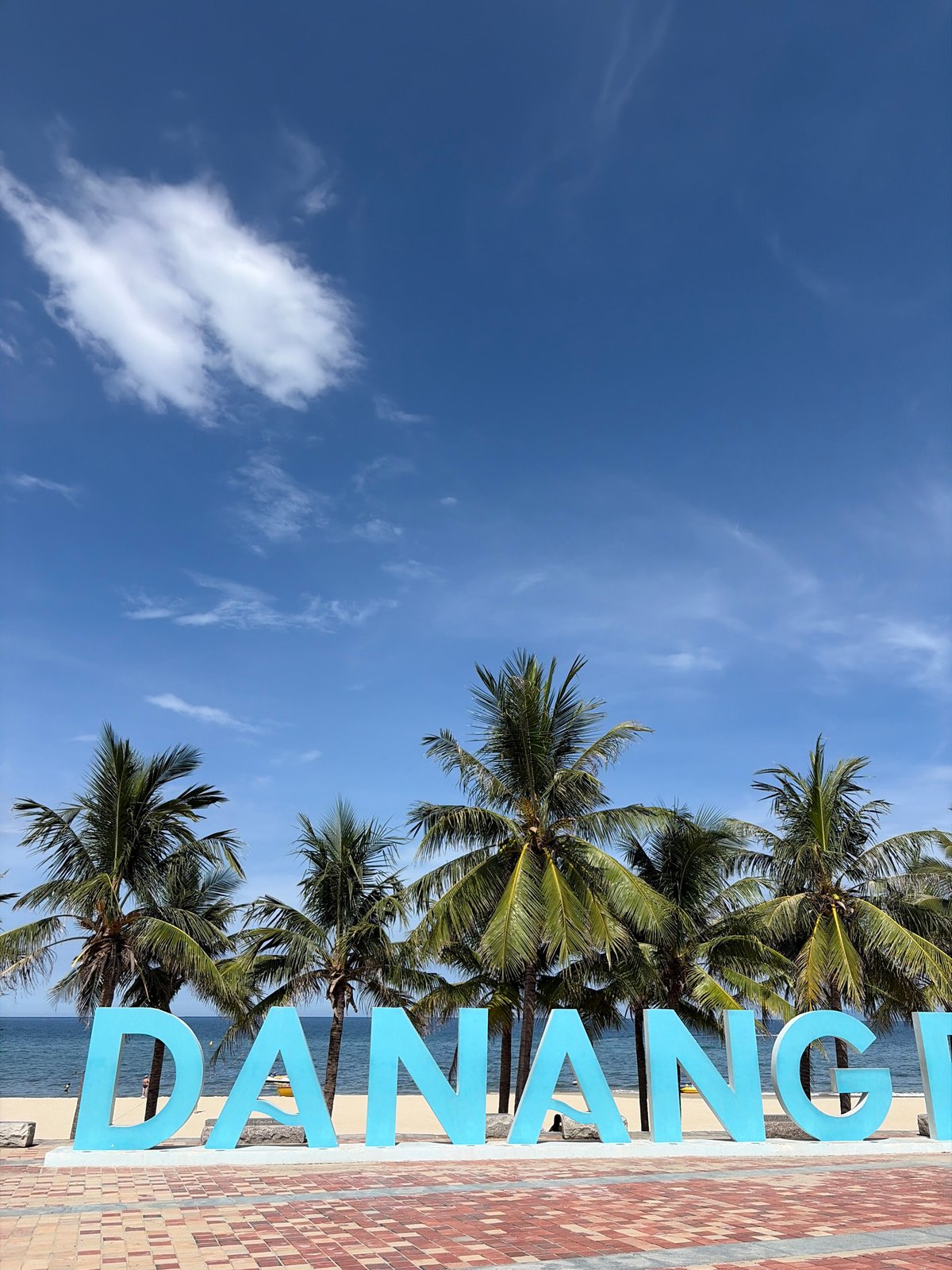 Morning at My Khe Beach, Đà Nẵng — sun, sand, and seafront life