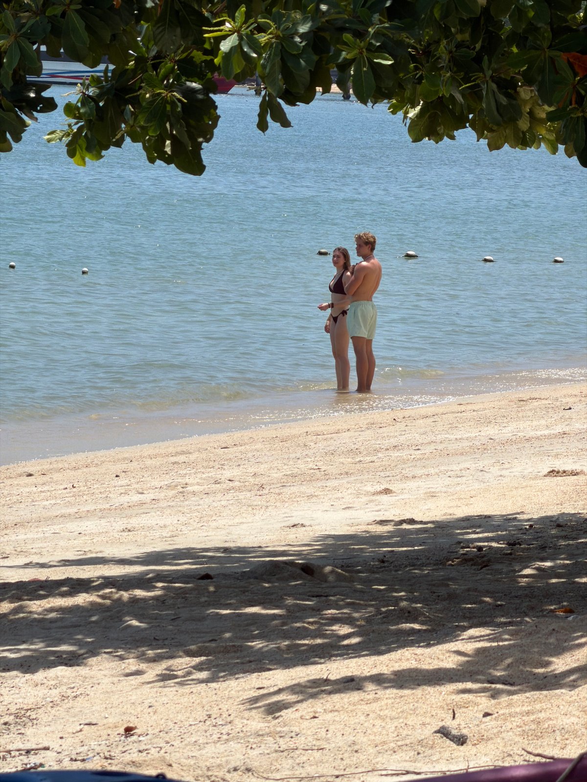 Lazy Ko Samui morning: beach scenes, boats, and a laundromat