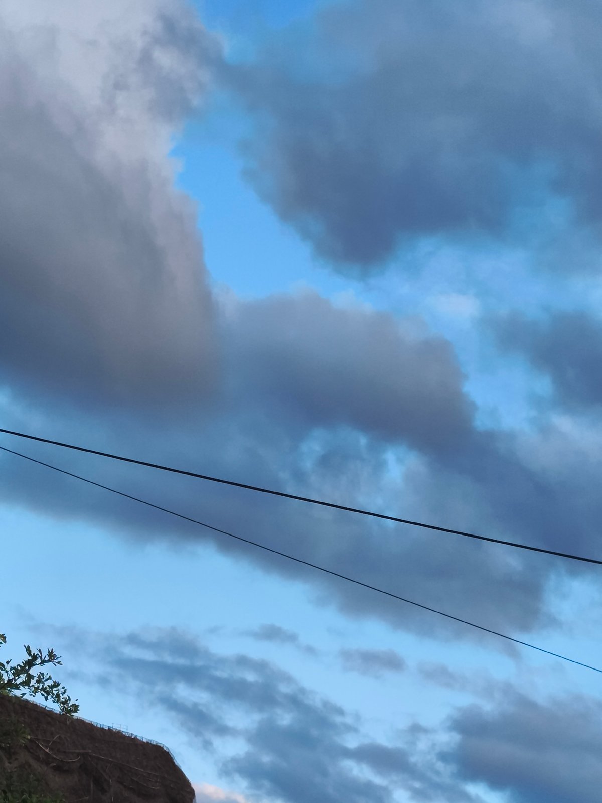 Man documents evening with selfies in Huntingdonshire countryside