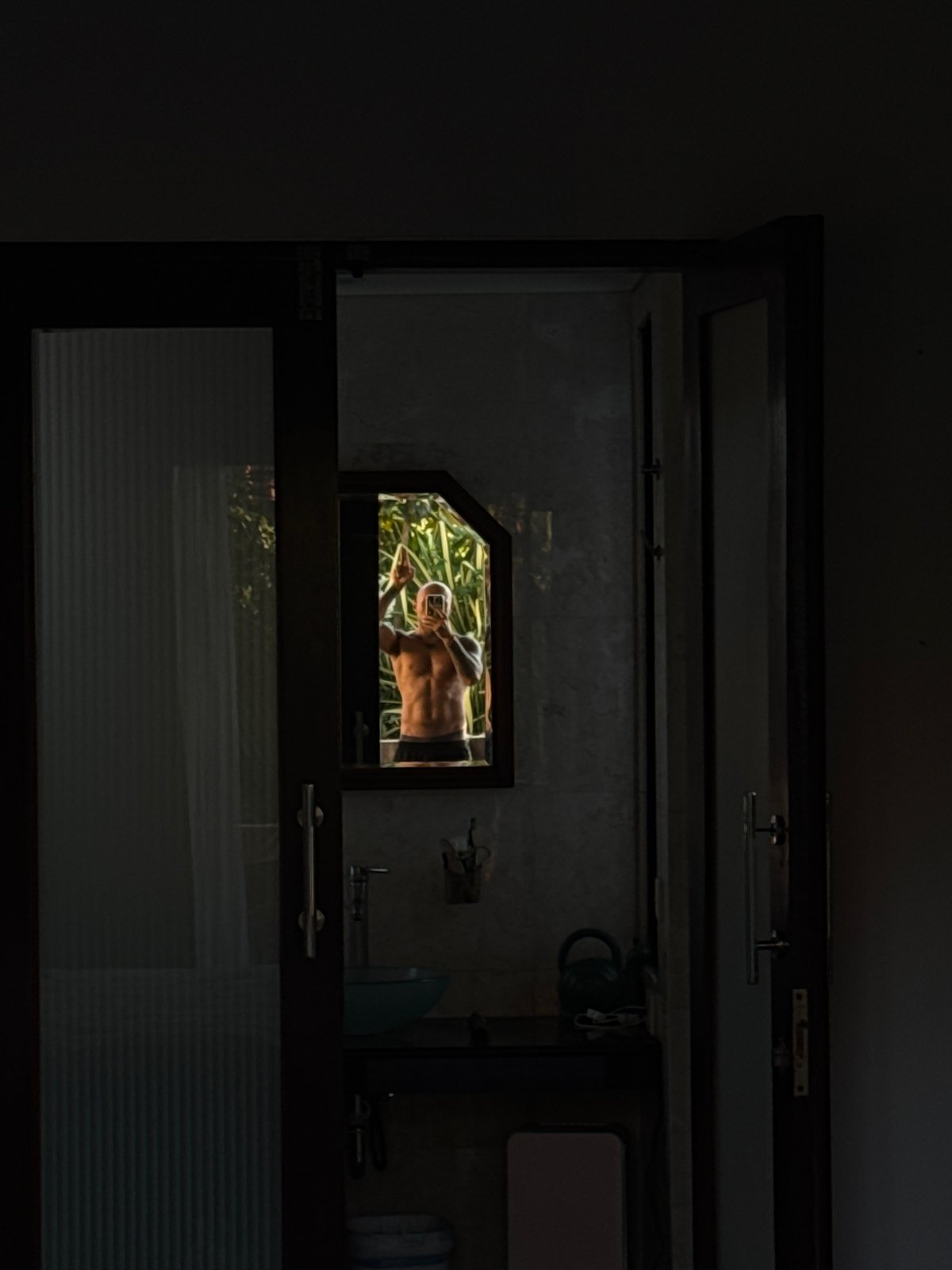 Morning in Kuta Selatan: architecture, carvings, and tropical light
