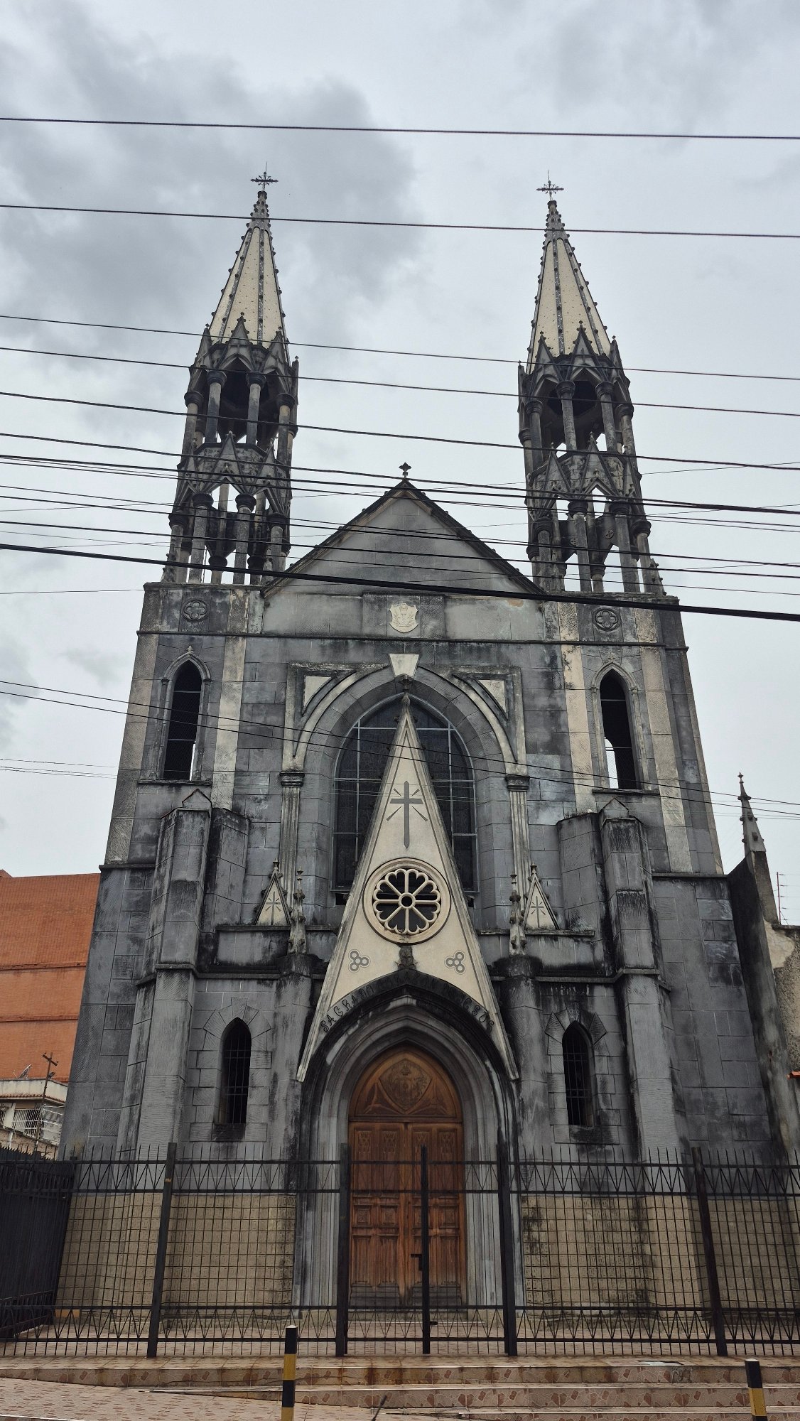 Gothic church with twin spires documented in Valencia, Venezuela