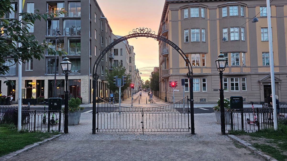 Midsummer evening stroll through Linköping's parks and streets