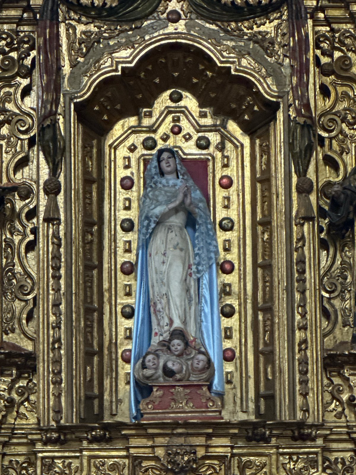 Historic Mexico City church features documented by witness