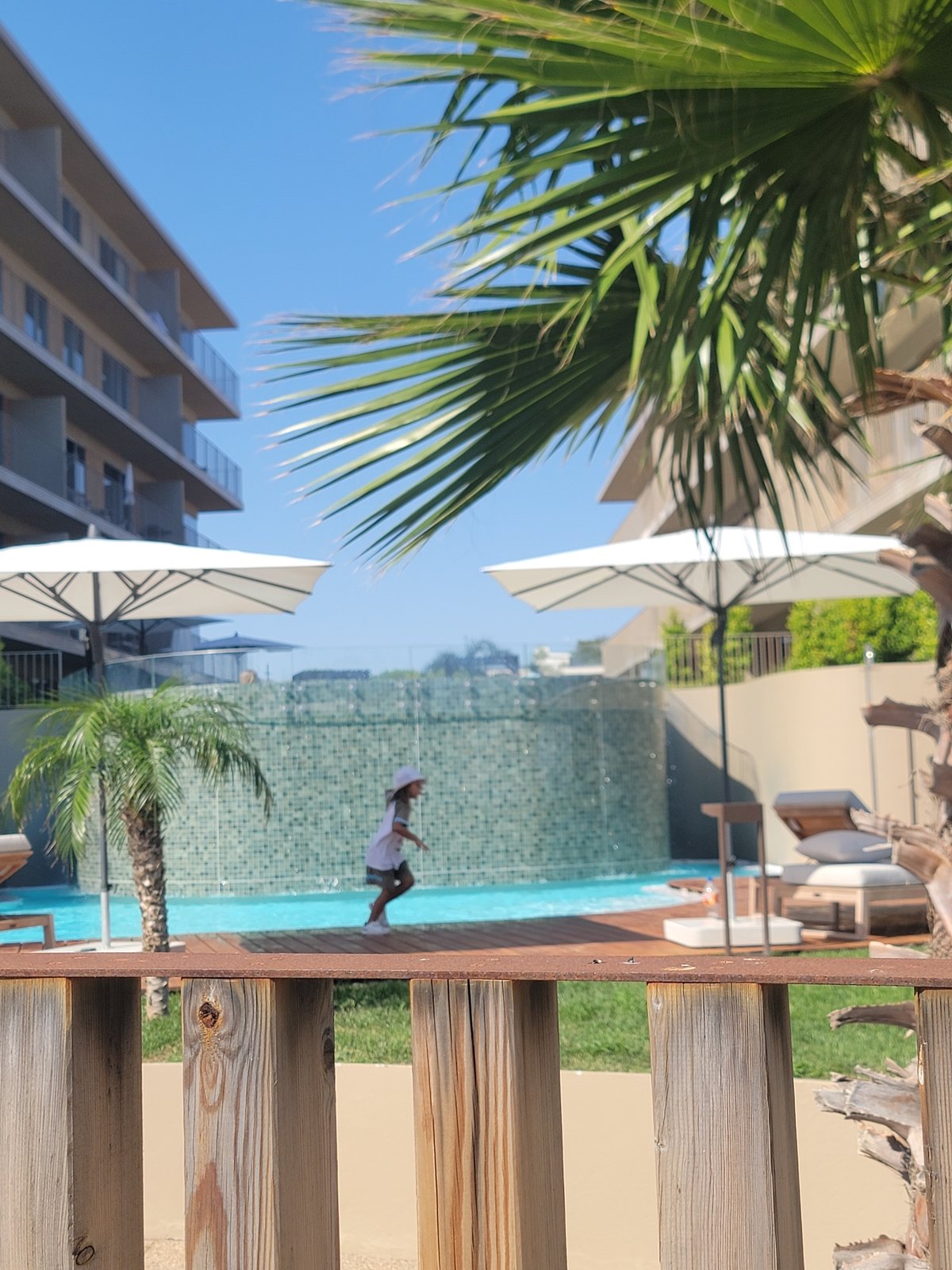 A summer afternoon along Quarteira's beach and waterfront