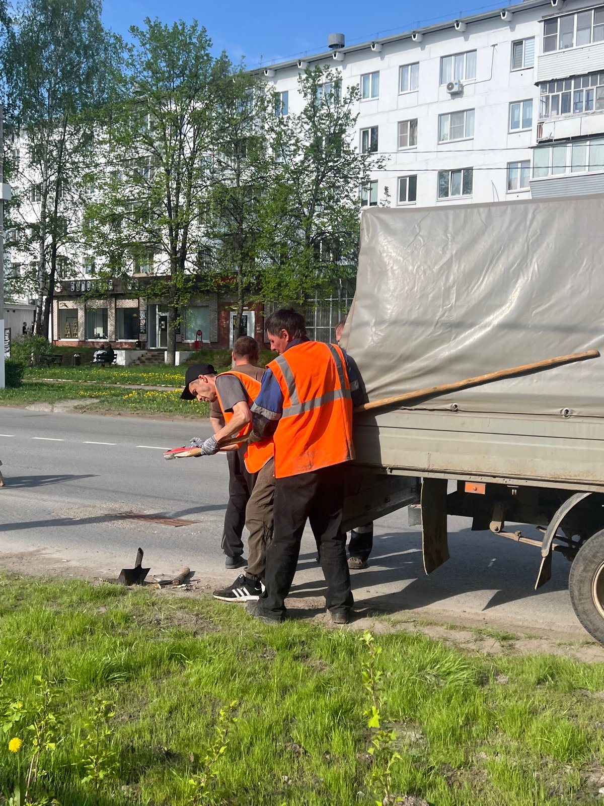 Spring morning life captured across Chaikovsky, Russia