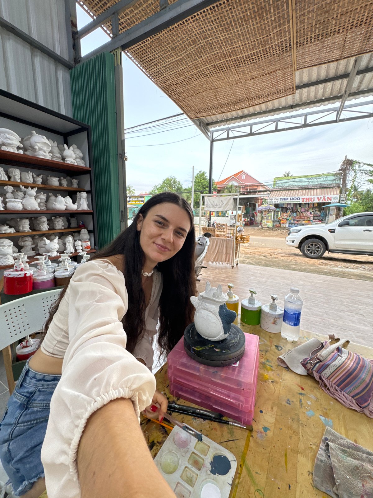 Ceramic painting studio and handmade craft stalls in Mũi Né