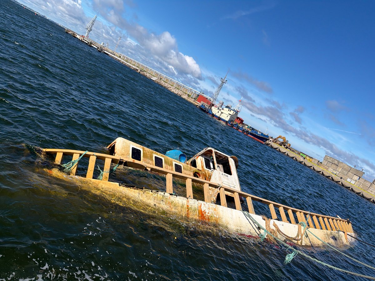 Fishing boat sinks in Estonian harbor waters near Viimsi