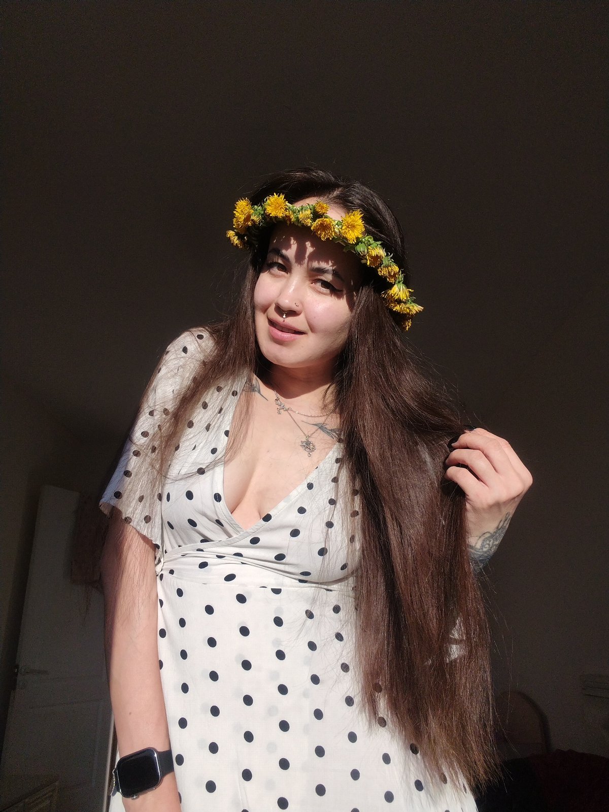 Domestic life documented in Noviy, Russia over two hours