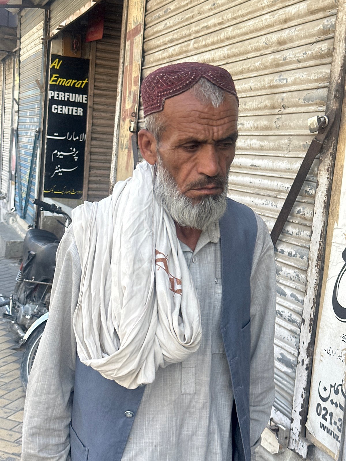 Street life documented across Quetta during morning hours