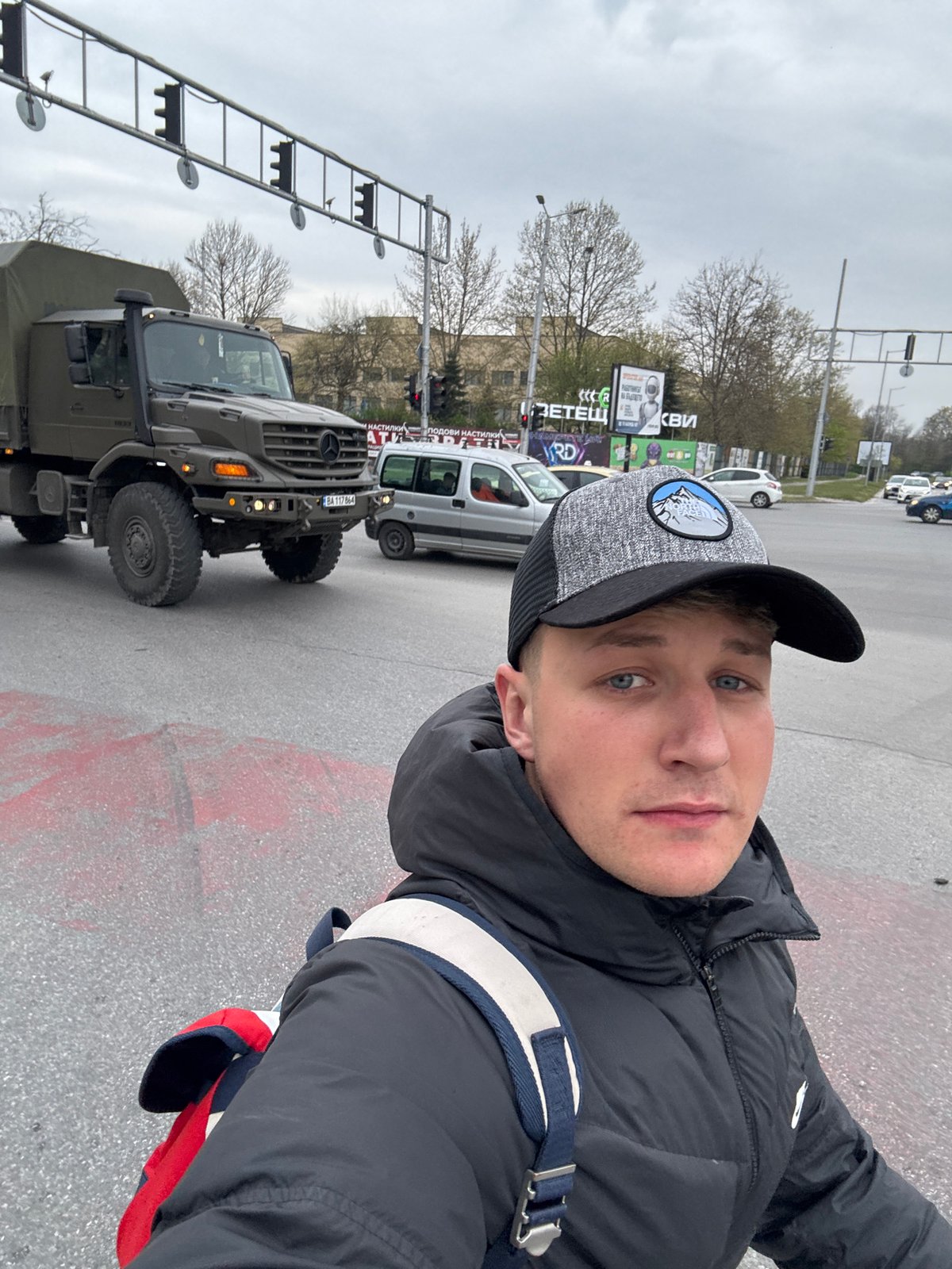 Military vehicle with personnel spotted at Plovdiv intersection