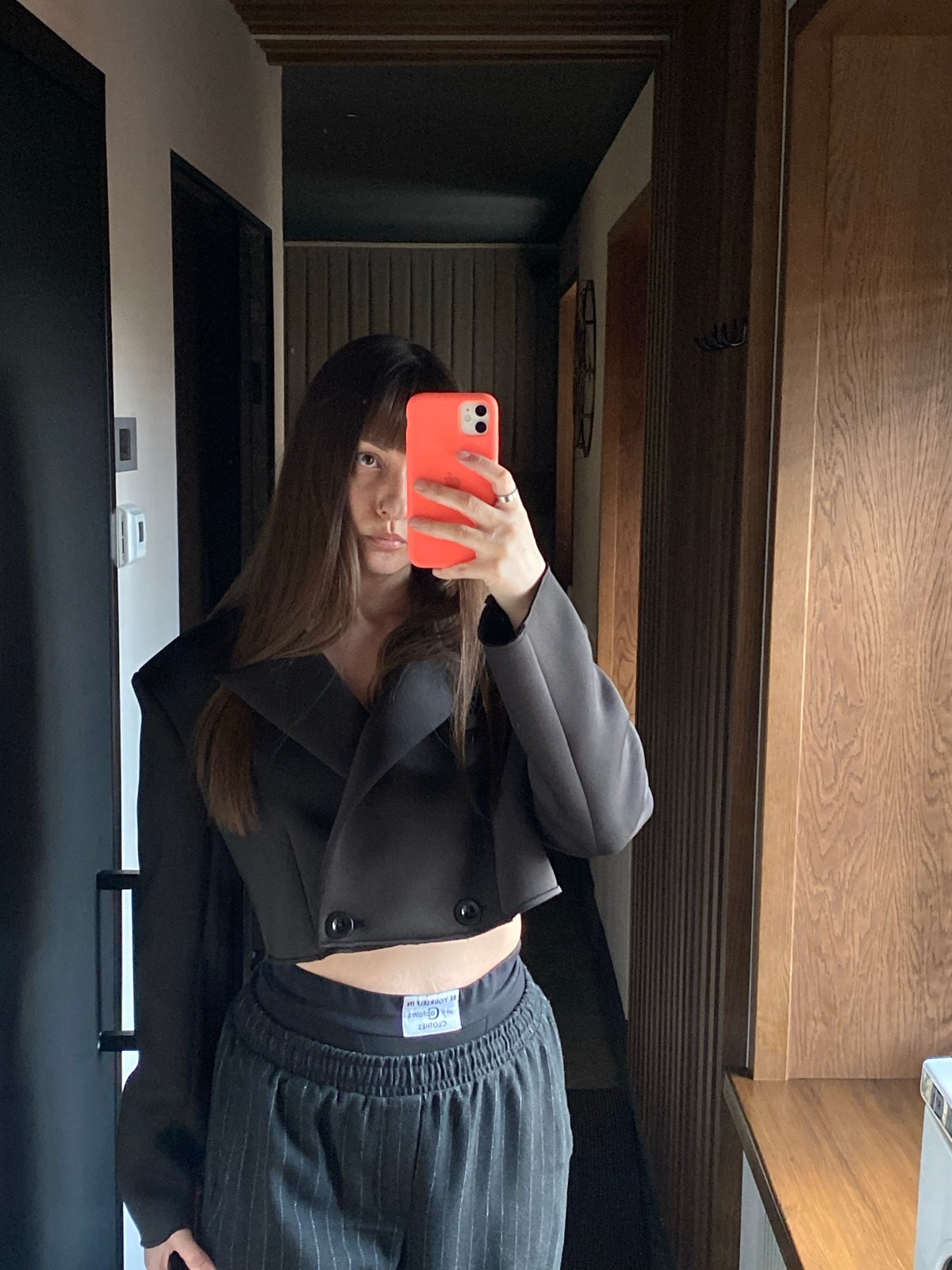 Woman documents daily moments through selfies in Votkinsk