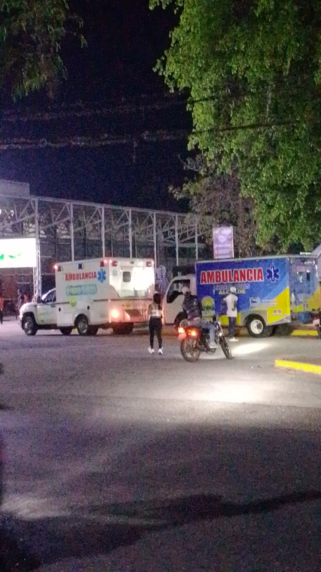 Ambulances respond to nighttime incident in Marta, Venezuela