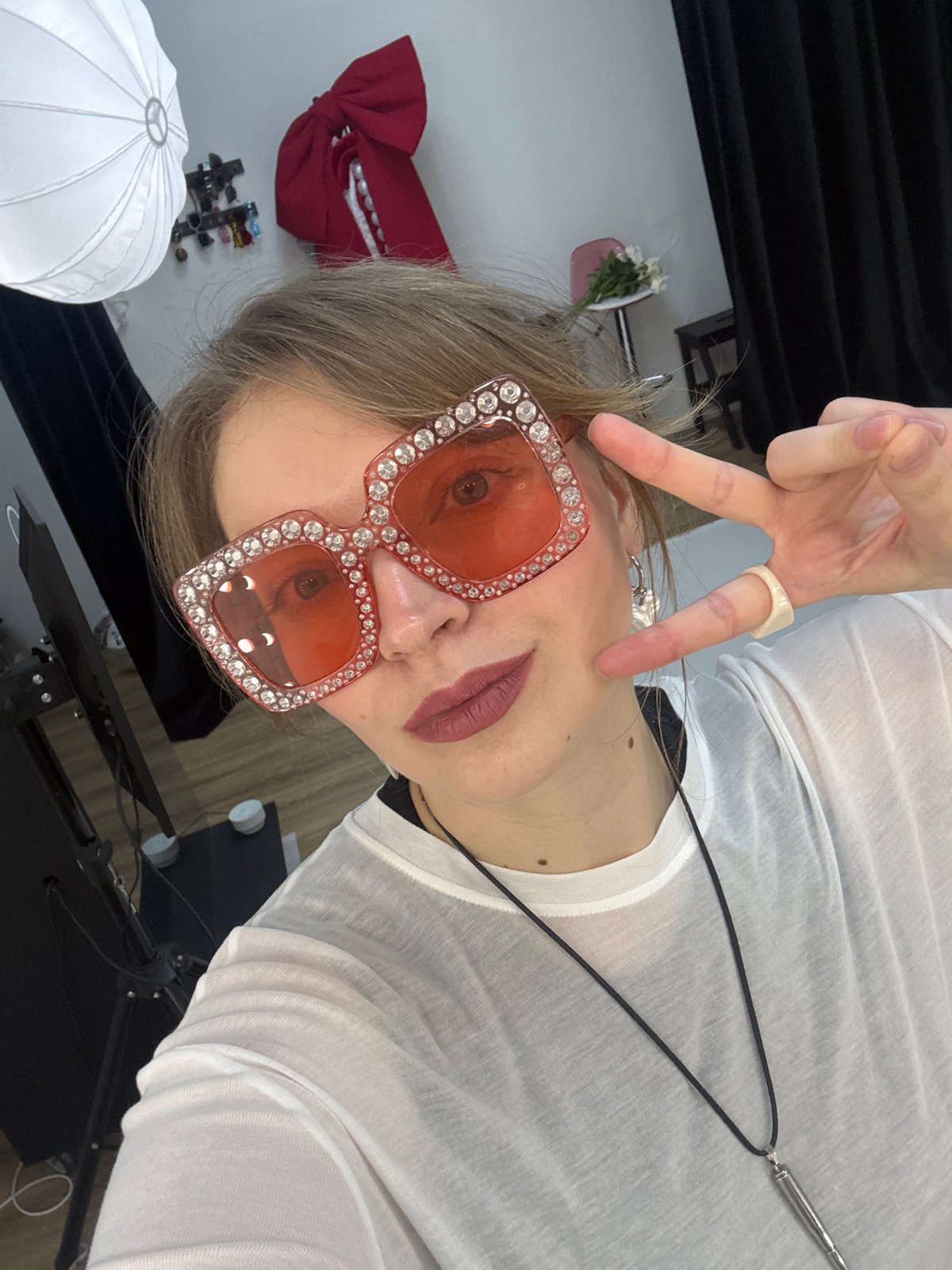 Morning moments captured across Izhevsk: selfies, wall art, learning