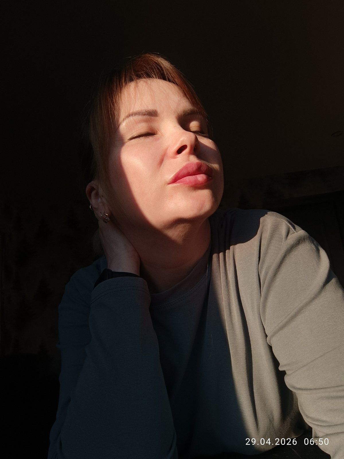 Woman captures serene early morning moments in Chaikovsky home