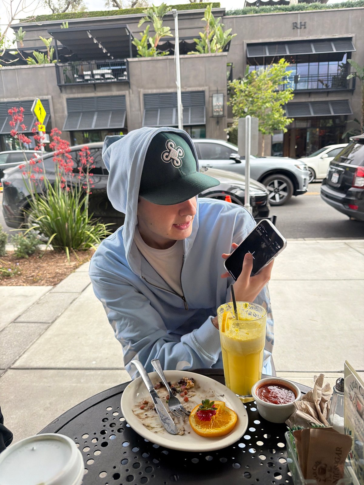 Late-night gathering documented at West Hollywood Urth Cafe