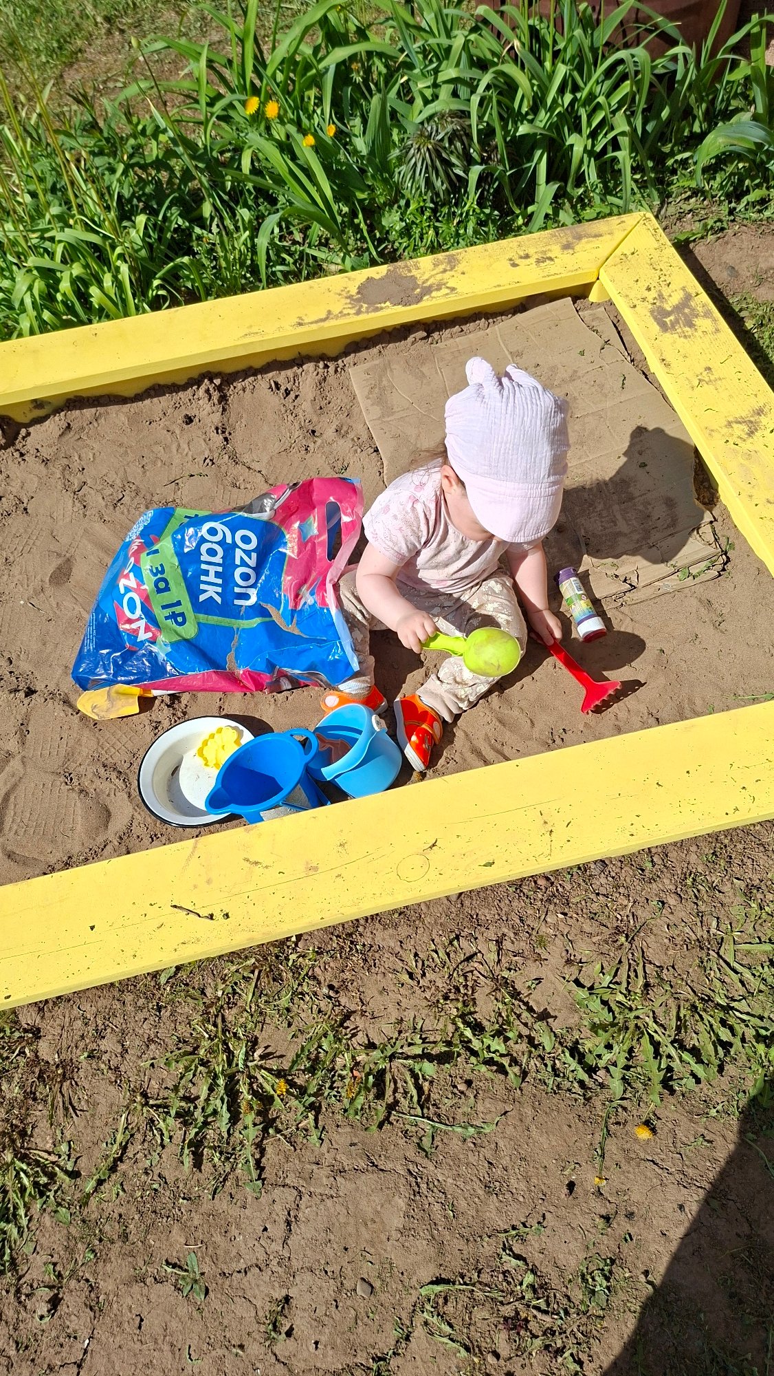 Family life documented in rural Russian village Sunday morning