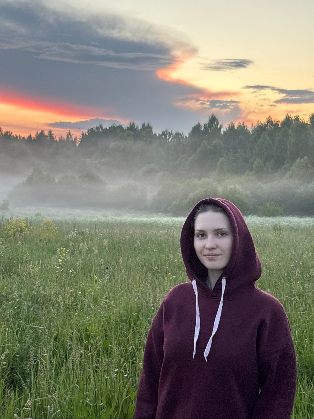 Evening countryside walk in Дресвяново during golden hour