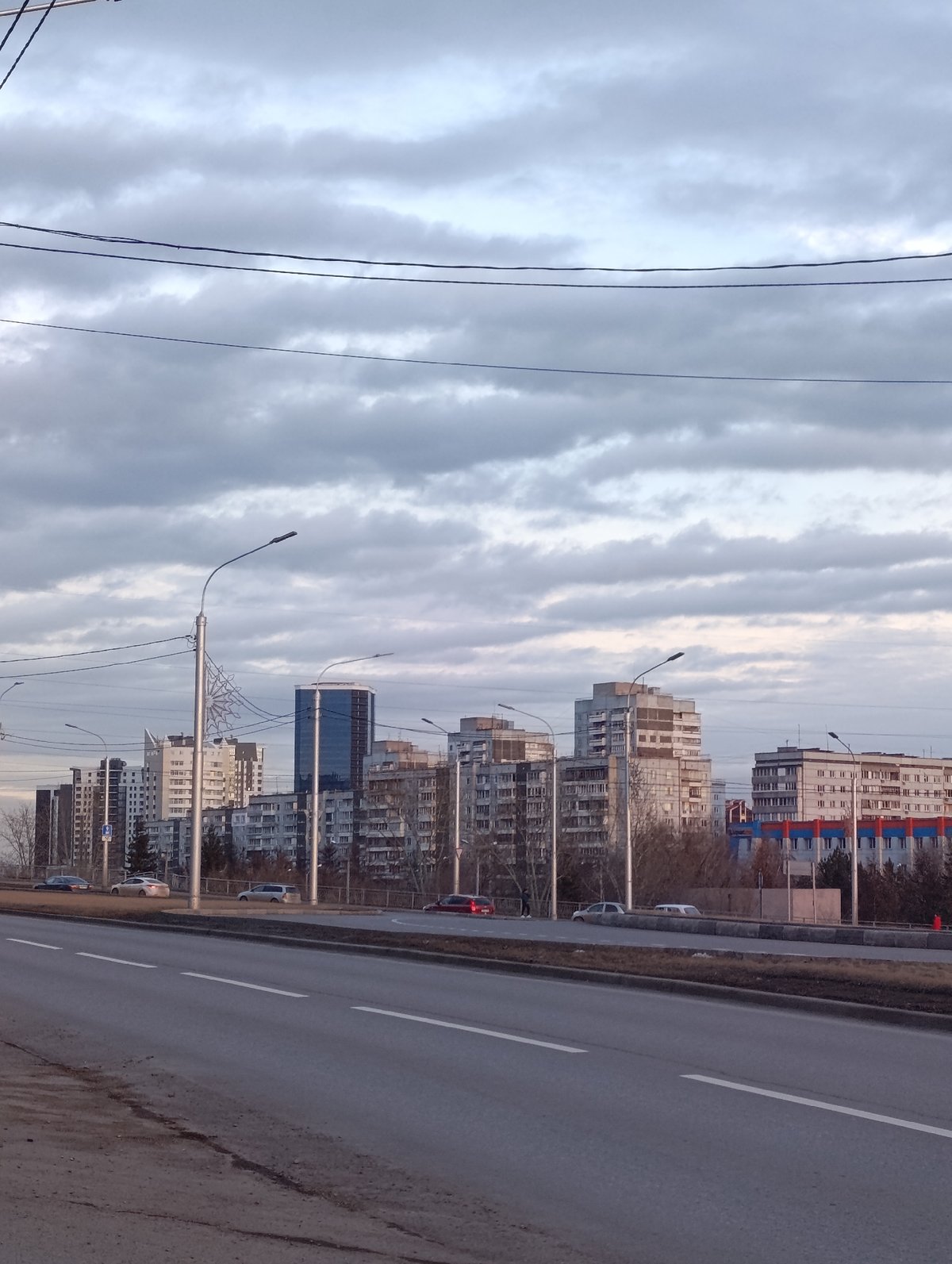 Everyday scenes documented across Krasnoyarsk during five-minute window