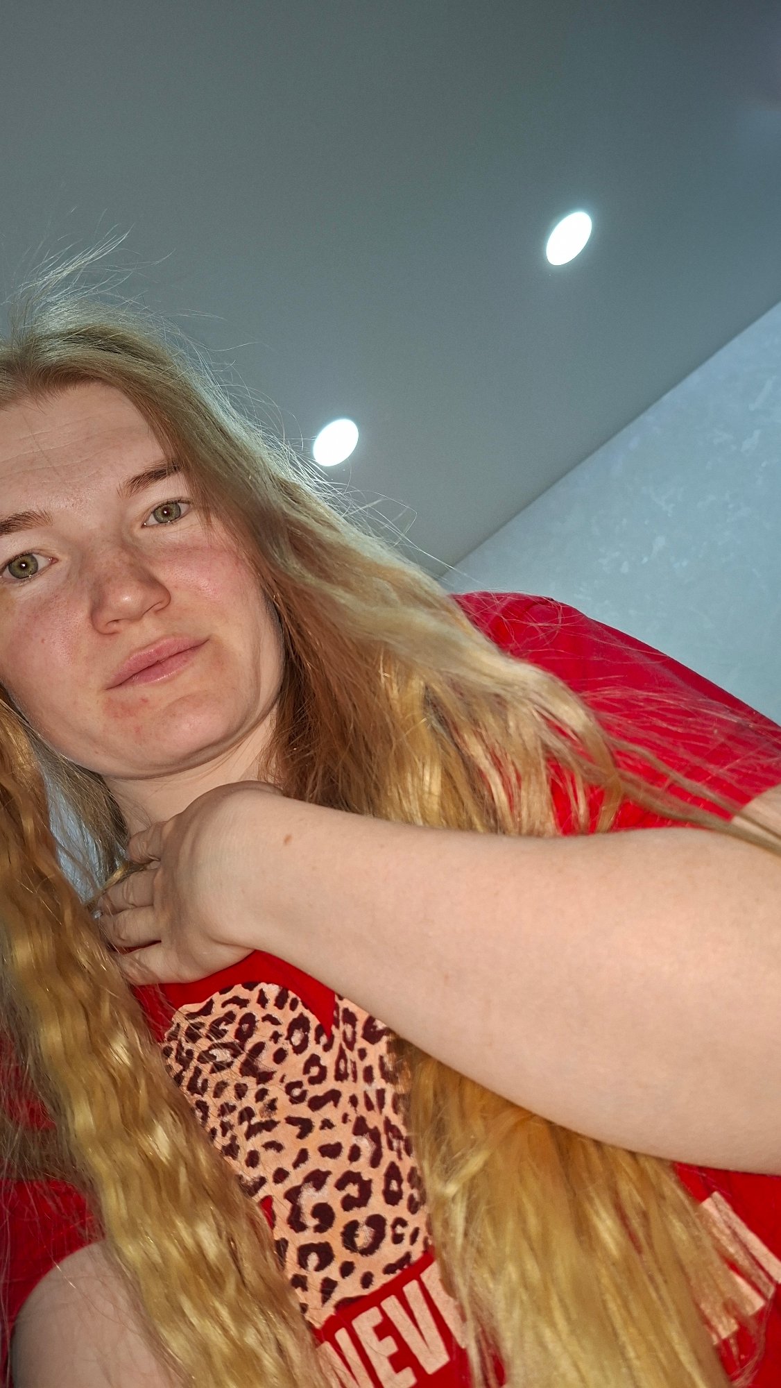 Early morning photoshoot documented in Chaikovsky, Russia