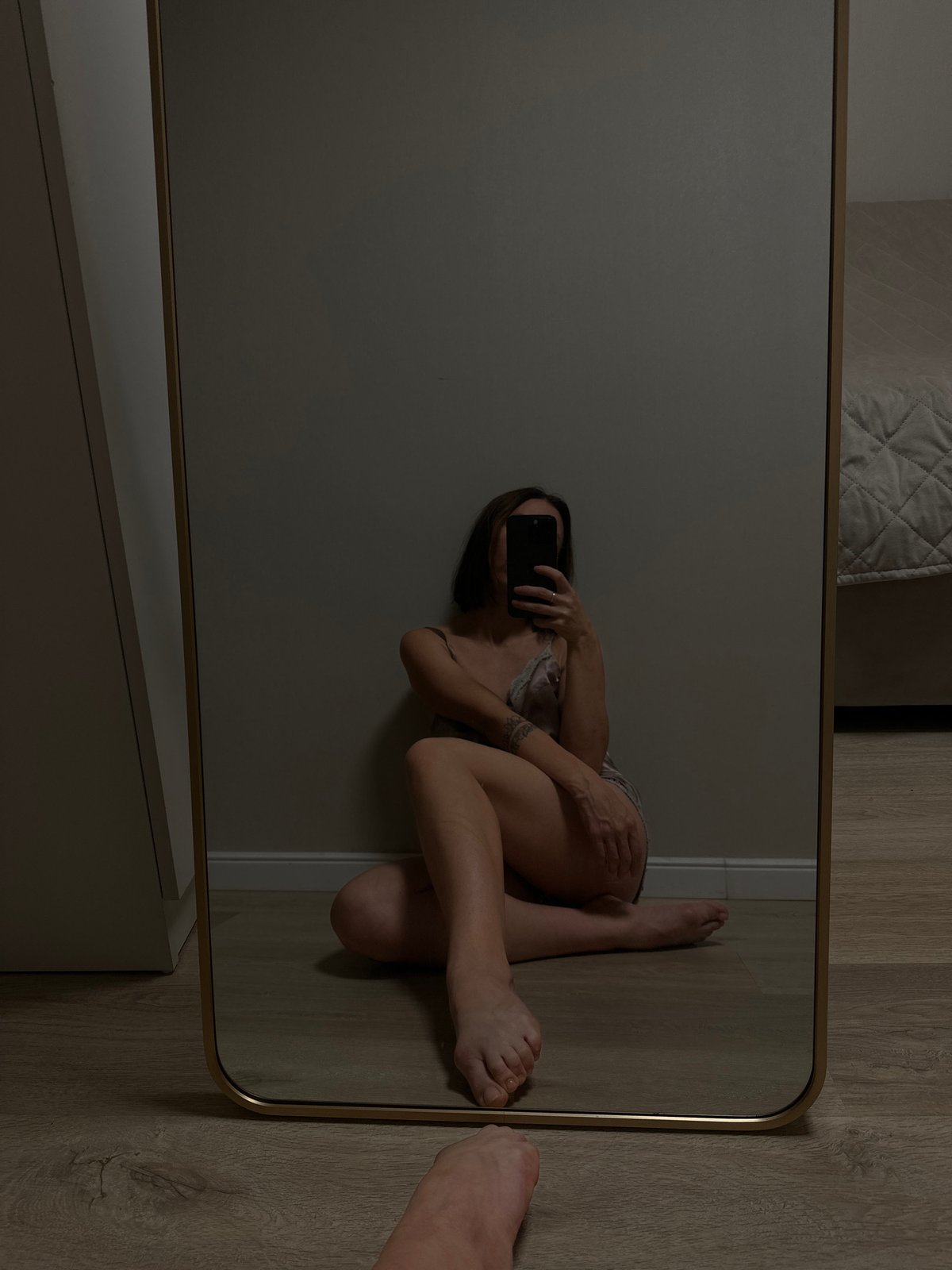 Mirror selfie session in a Votkinsk bedroom, June 2026