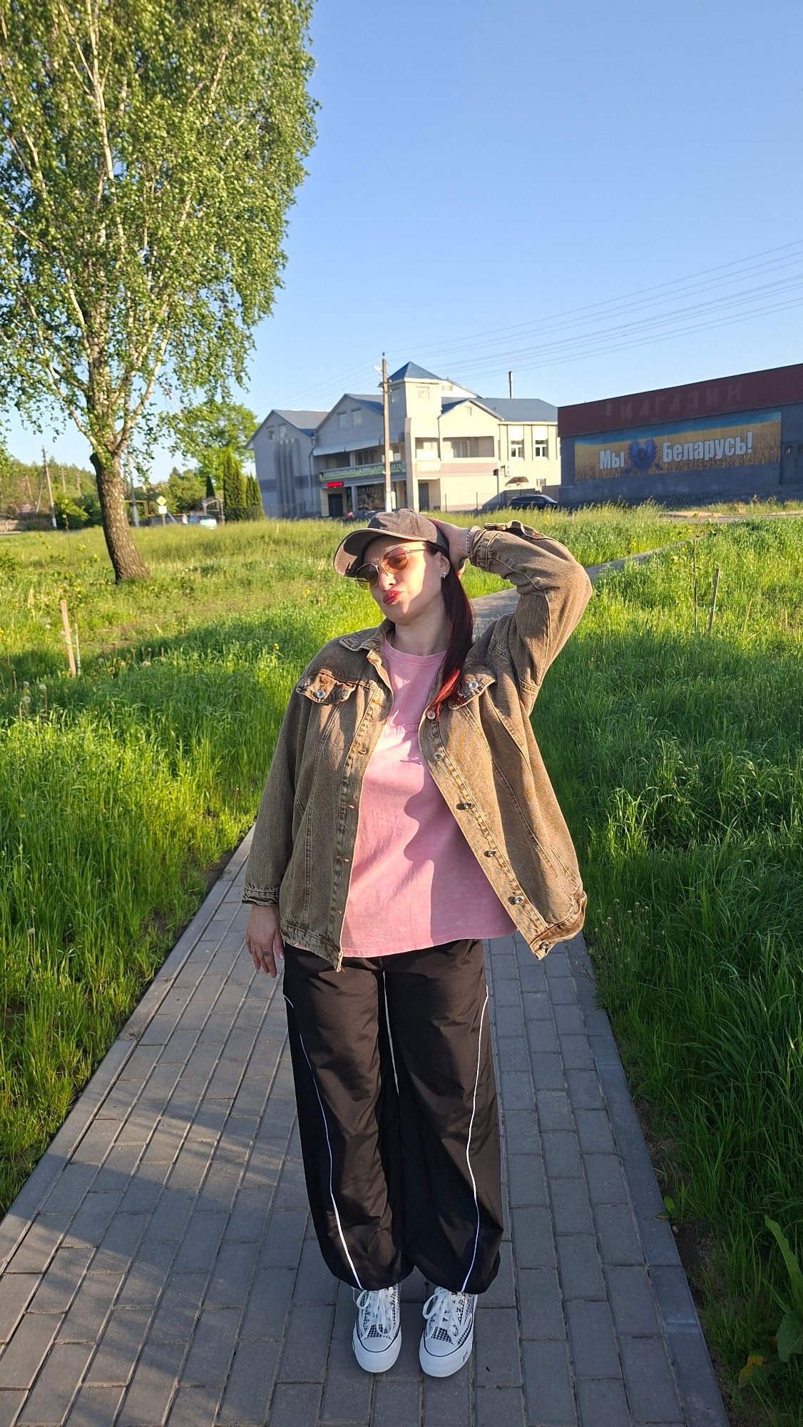 Spring afternoon photography session captured in Belarusian village
