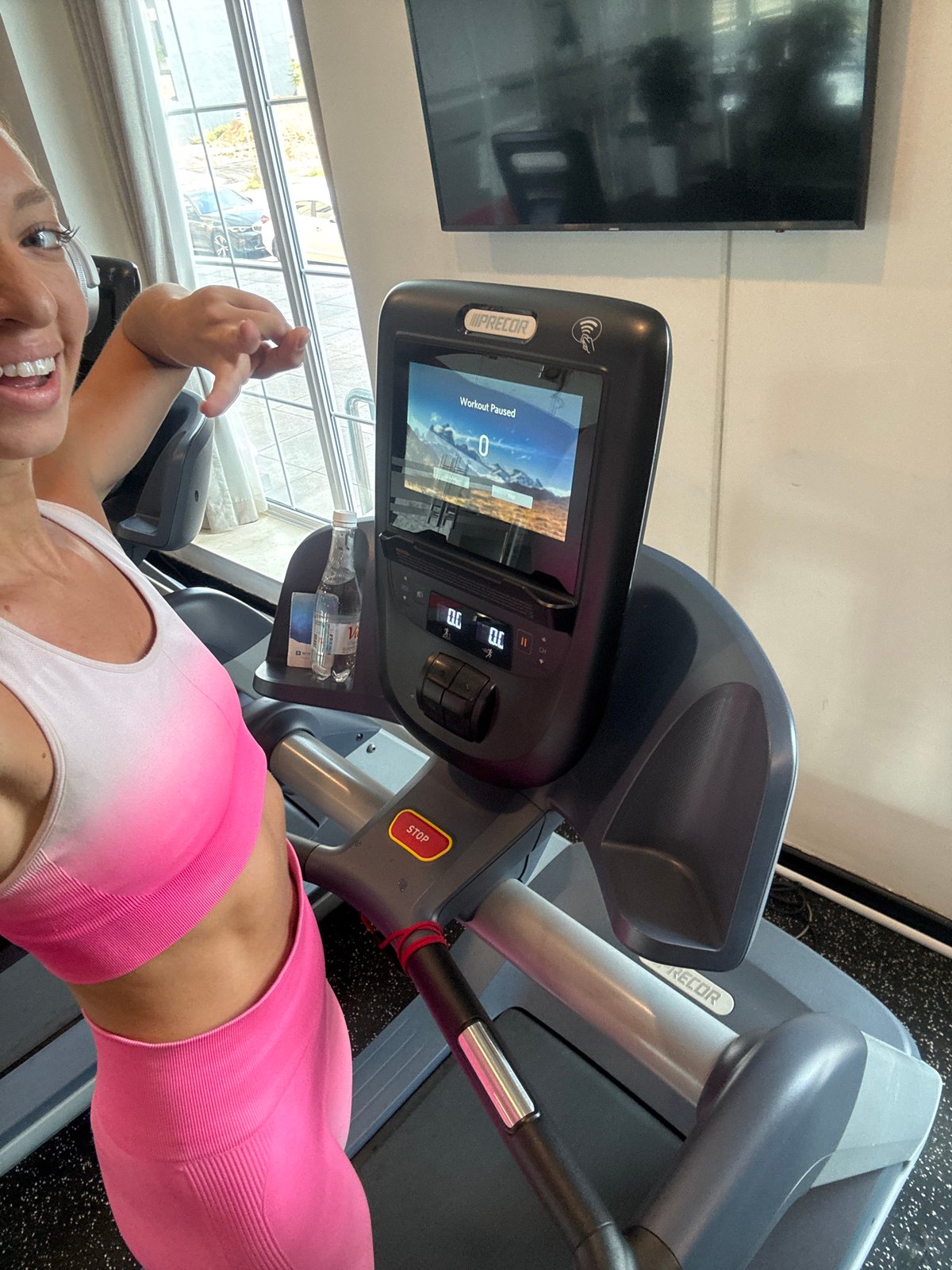 Woman takes gym selfie during late-night workout in Vietnam