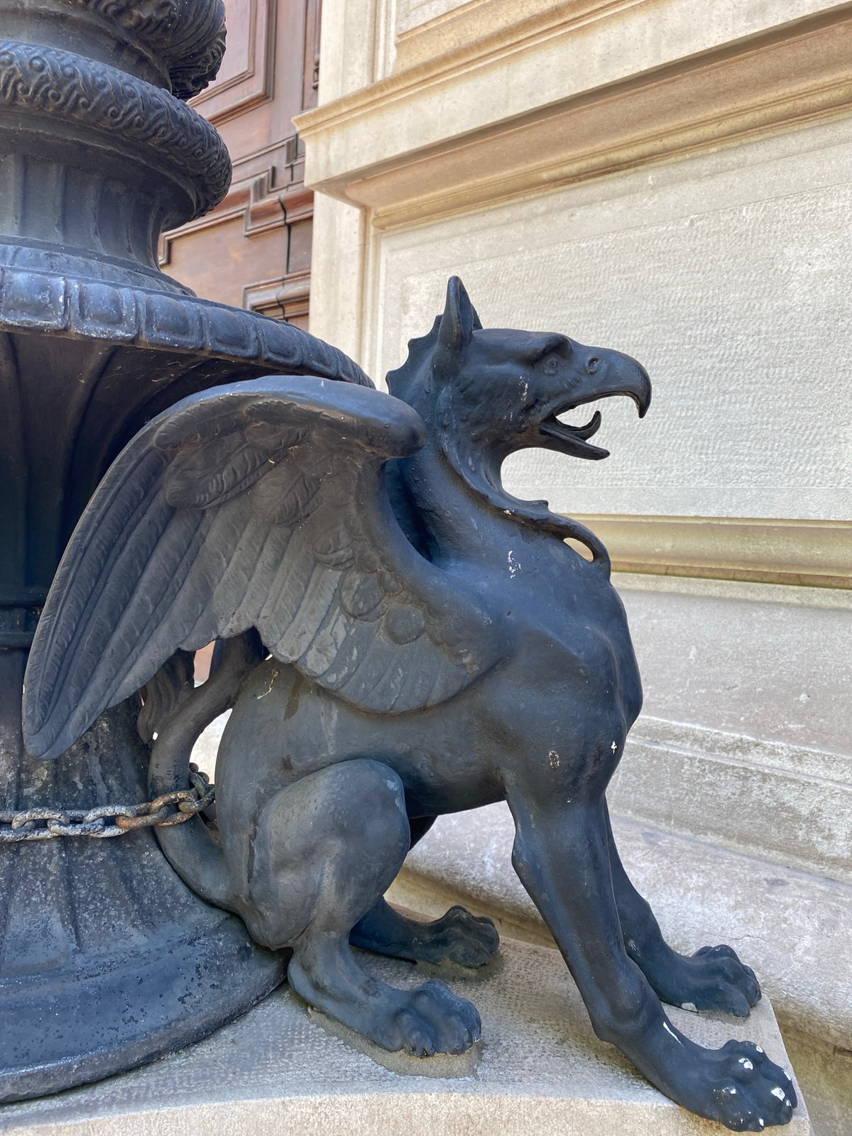 Gargoyle sculpture spotted on Vienna wall