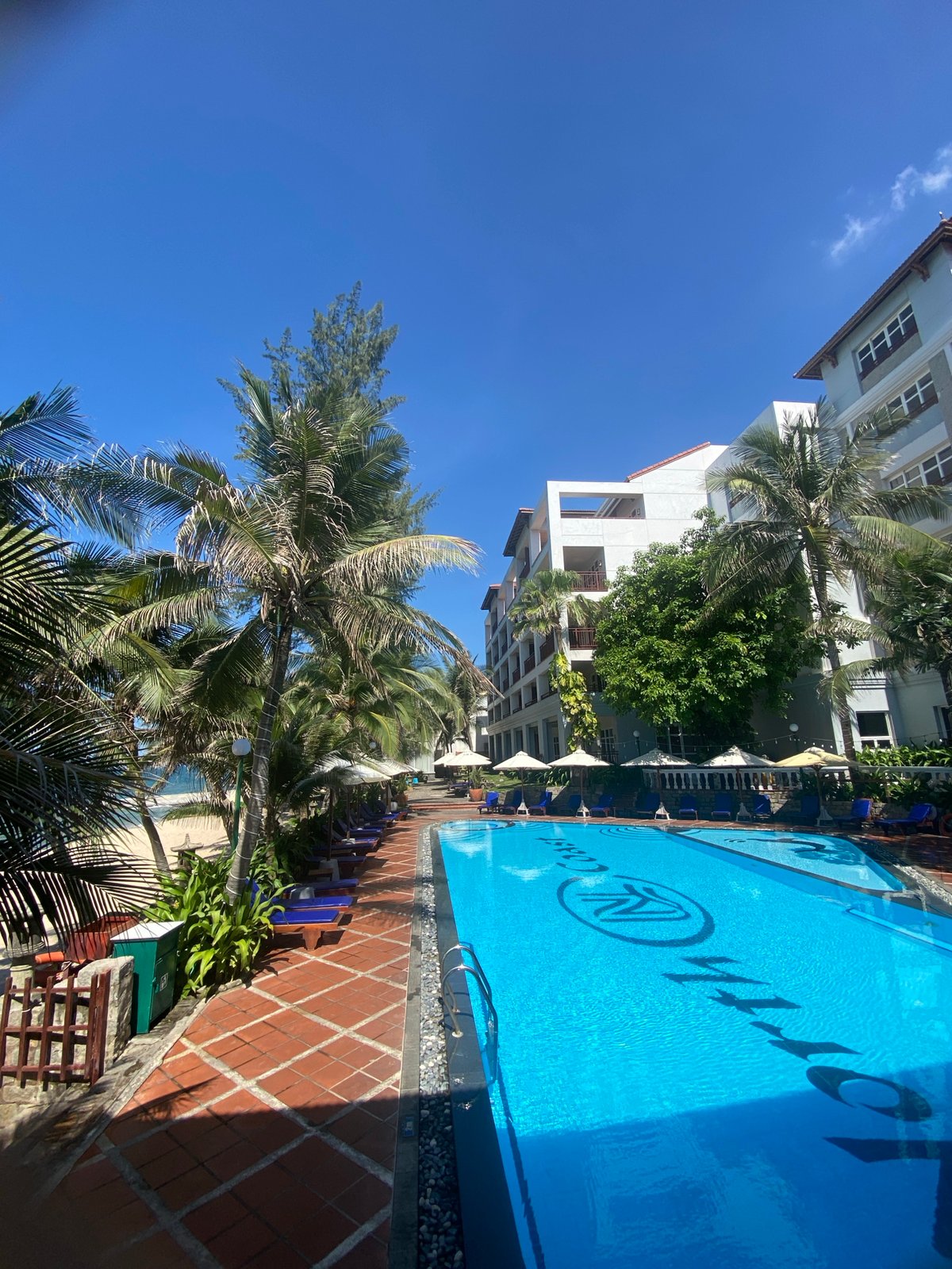 Resort life and coastal streets along Vietnam's Mũi Né coast