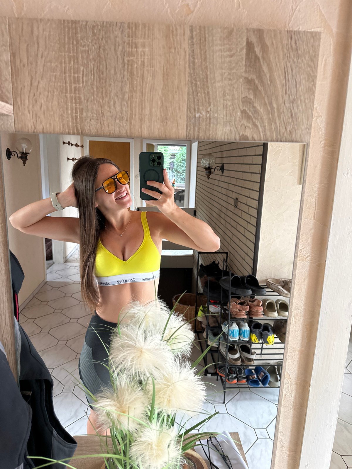 Woman documents morning workout routine and childcare in Fredenbeck