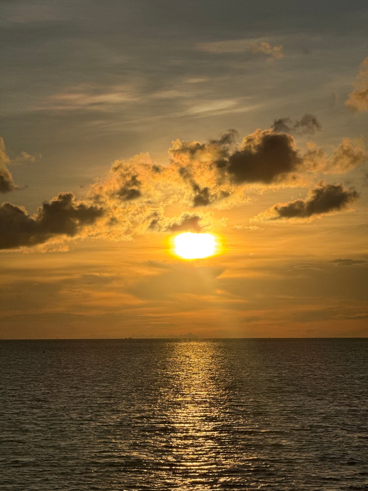 Golden sunset over the Gulf of Thailand, Koh Phangan