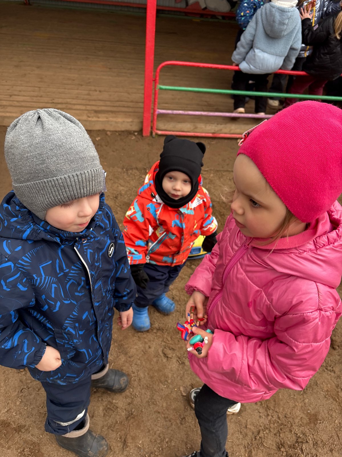 Family moments documented during spring afternoon in Chaikovsky, Russia