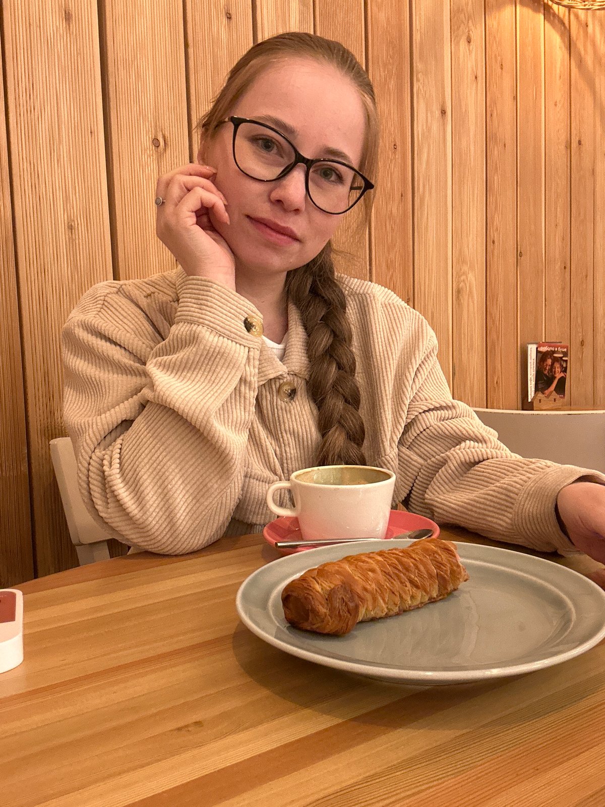 Casual afternoon moments documented across Saint Petersburg cafes and streets