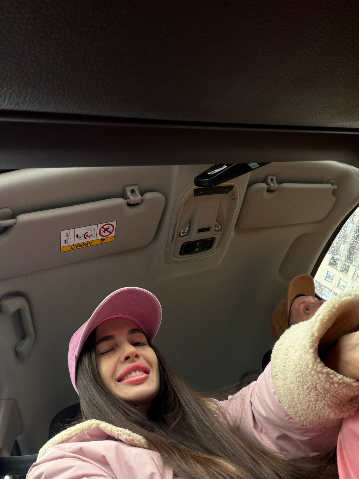 Traffic jam captures smiling passengers in Saint Petersburg