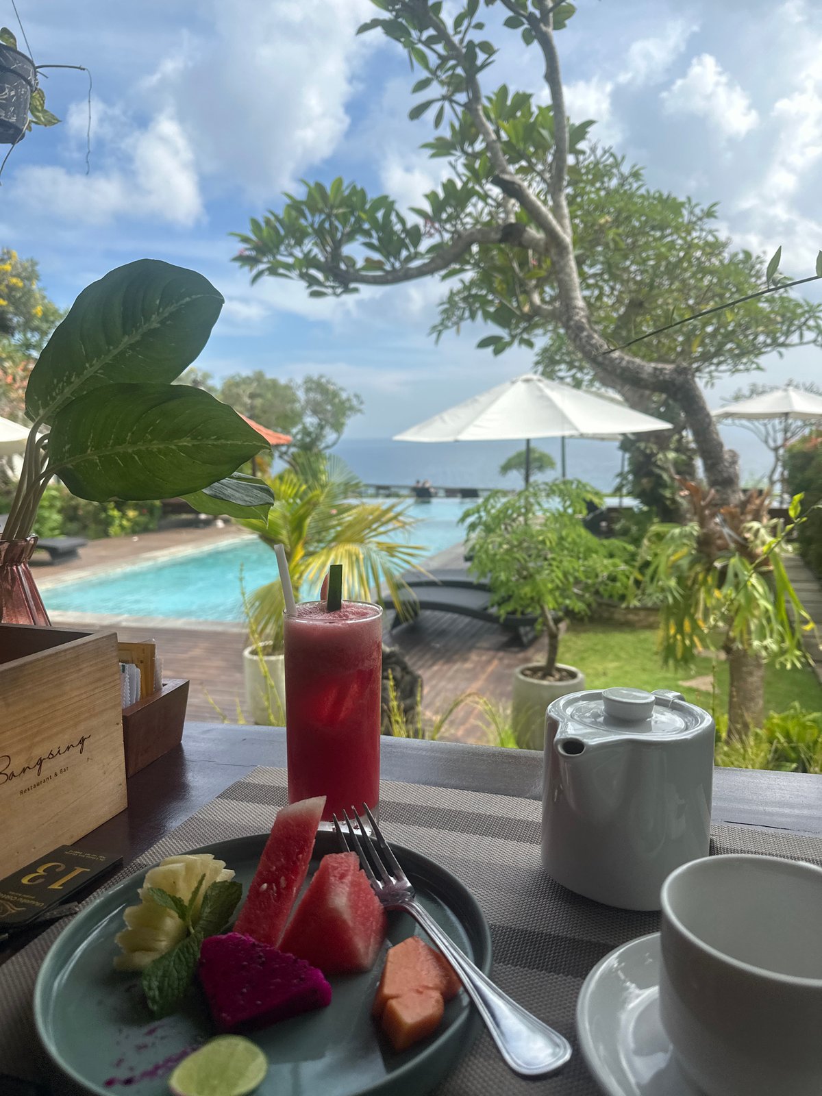 Resort relaxation documented in Kuta Selatan over morning hours