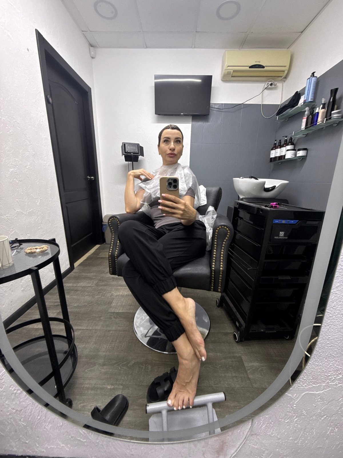 Salon selfies during a hair appointment in Dnipro