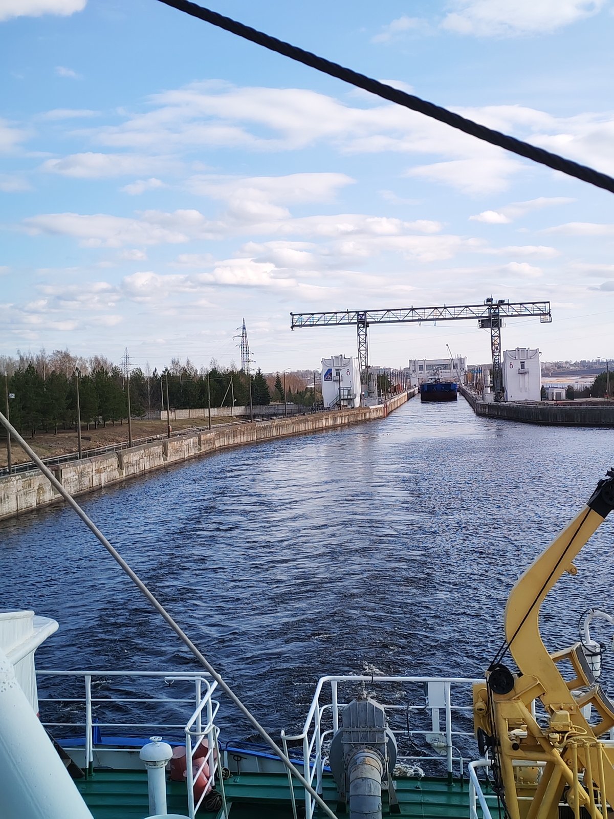 Ships and barges transit canal lock system
