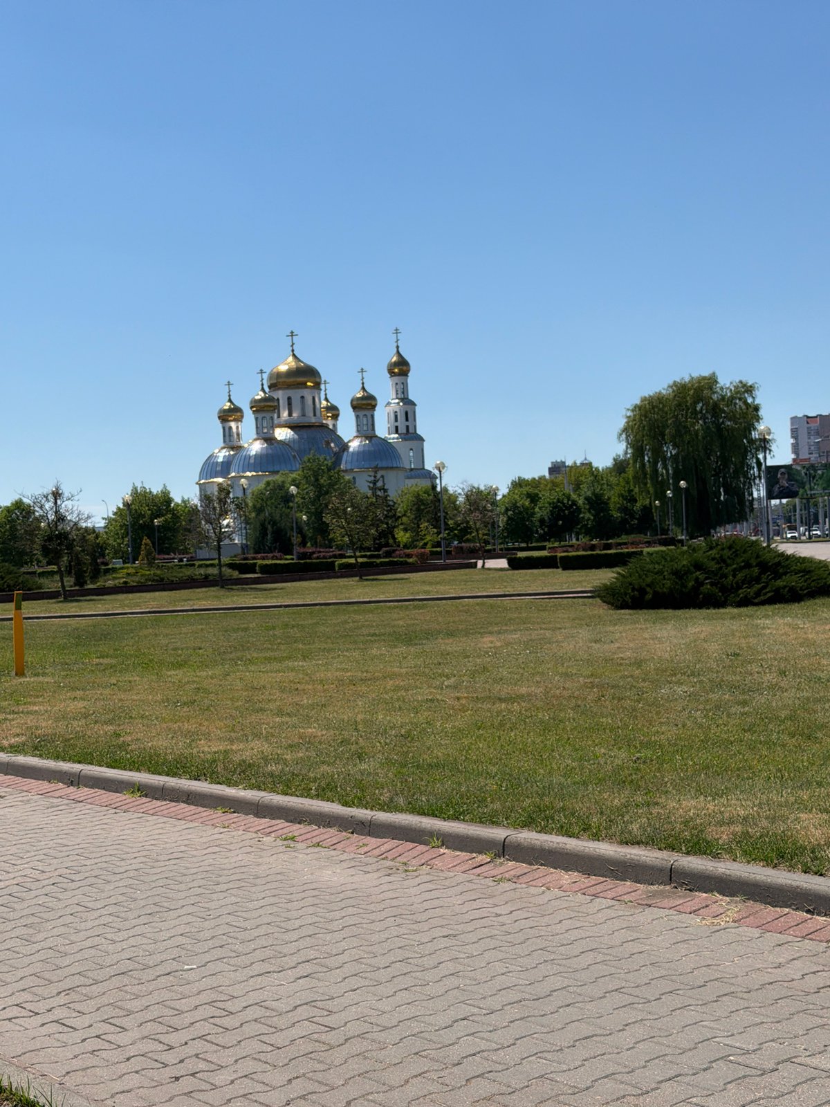 Morning walk through Brest's parks and streets, June 2026