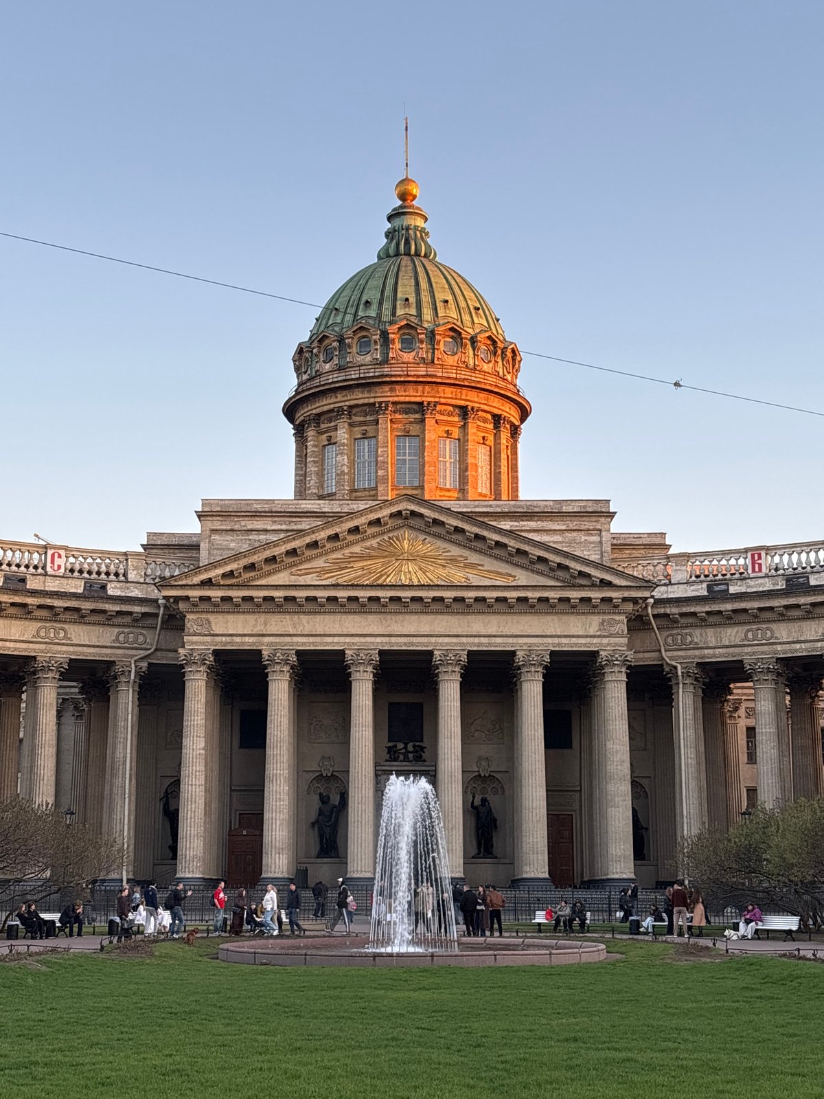 Tourist photography session at Saint Petersburg's Kazan Cathedral