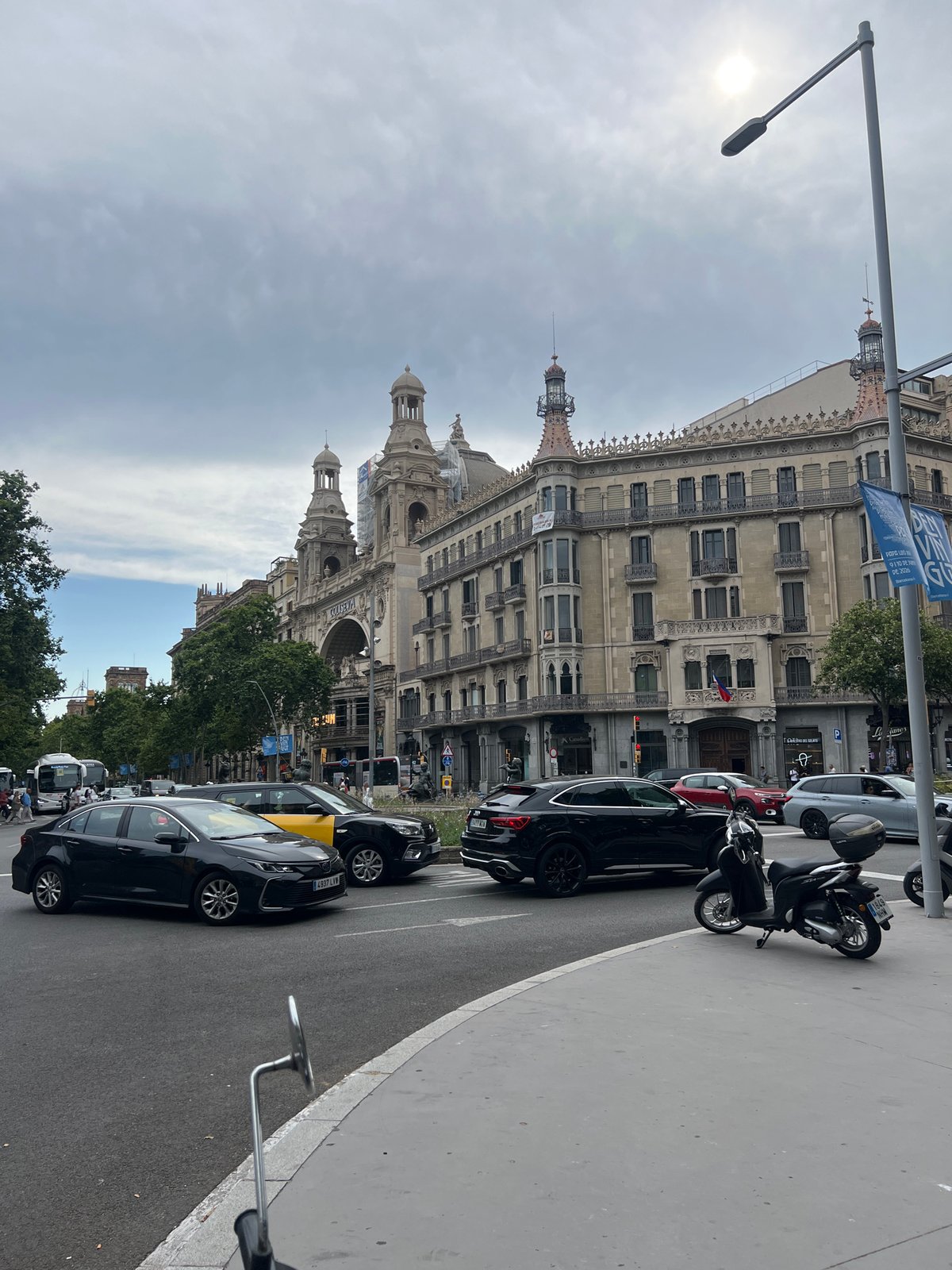 Strolling Barcelona's Passeig de Gràcia architecture and shopping district