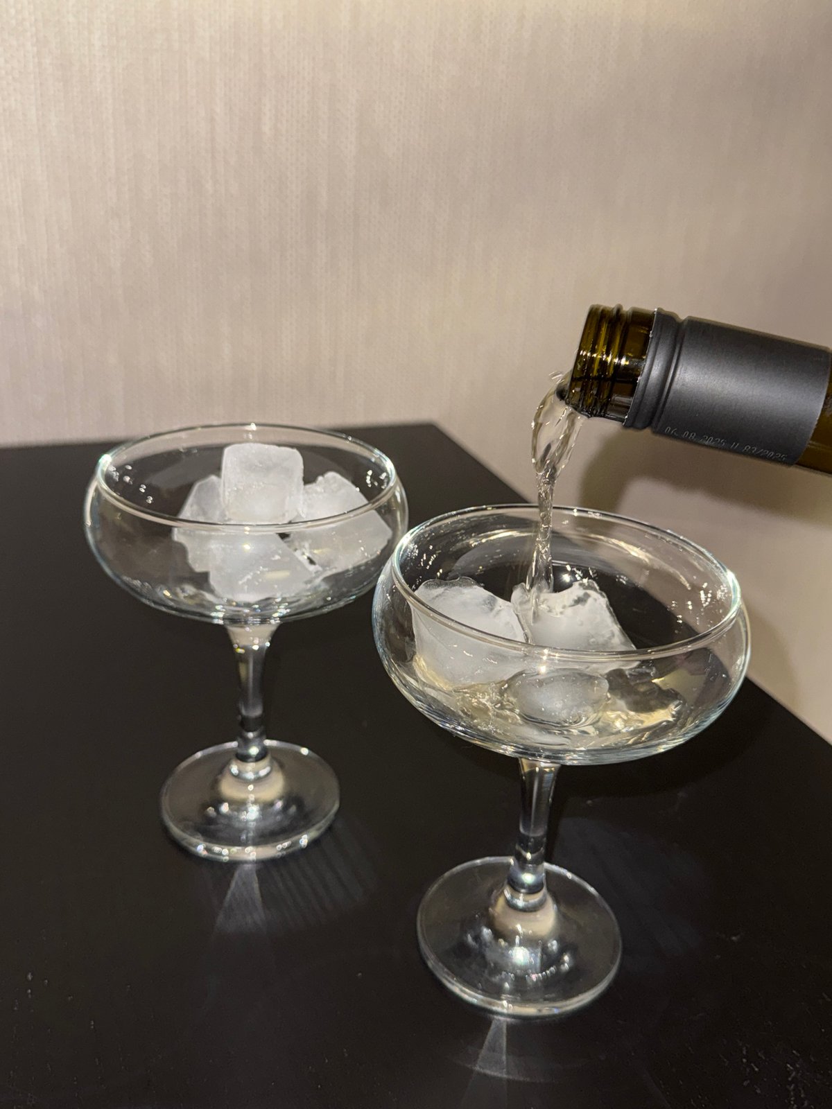 Wine service and mussel course documented in Perm restaurant