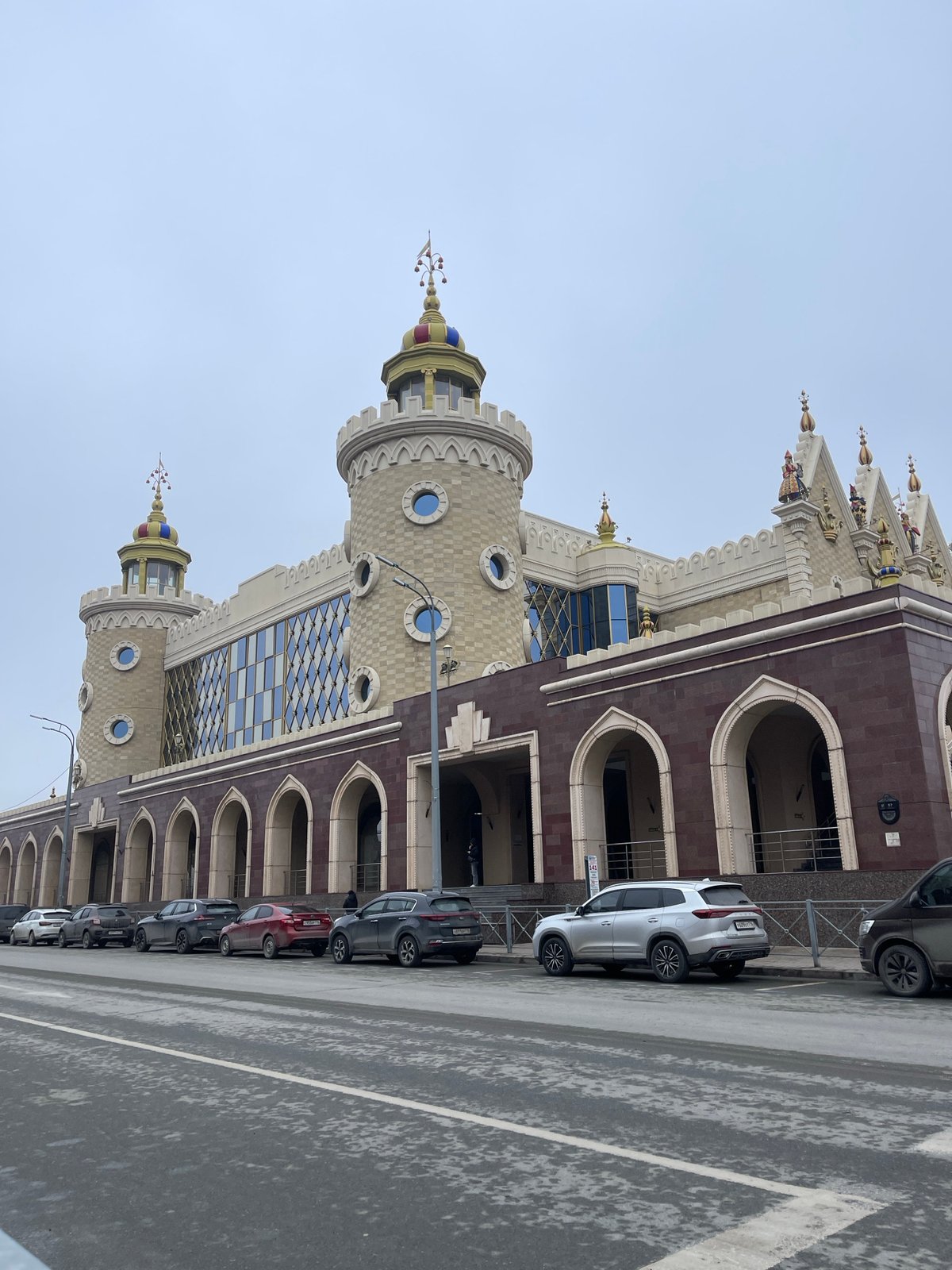 Spring morning walk documented at Kazan's Ekiyat Theatre district