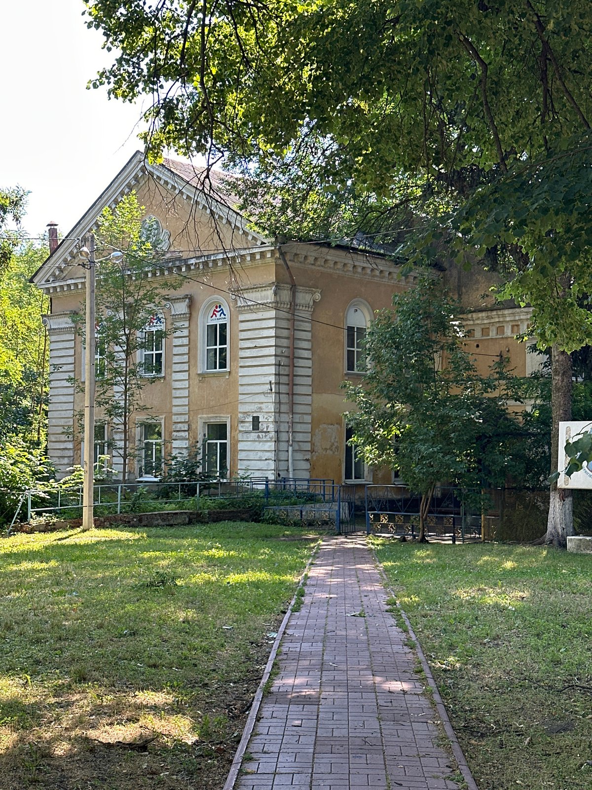 Morning stroll through Chernihiv's churches, parks, and historic landmarks