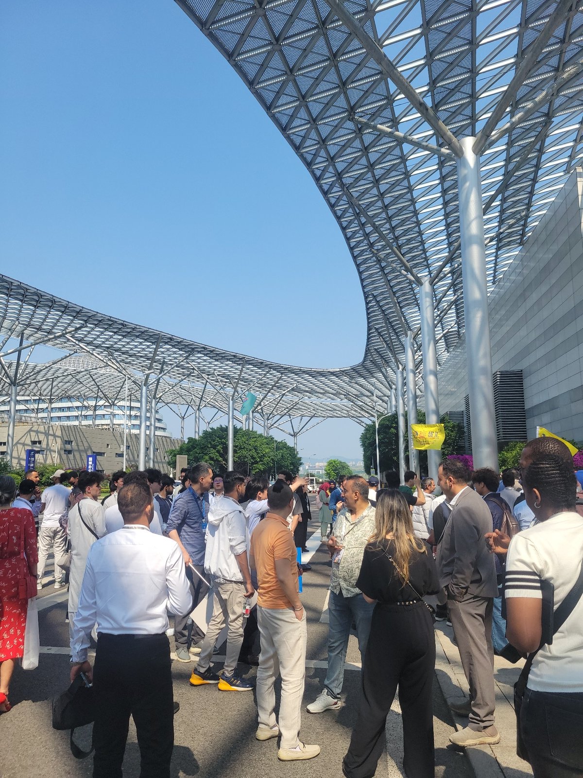 Auto parts fair draws crowds to Chongqing expo center