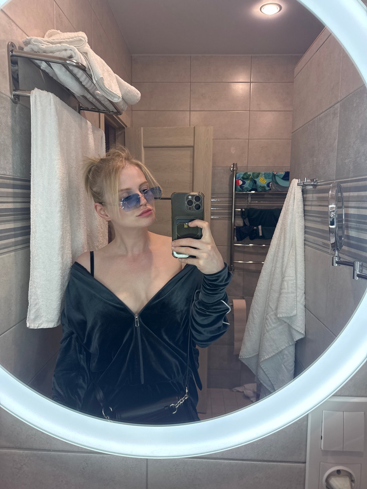 Snapshots from a Saint Petersburg afternoon: indoors and out