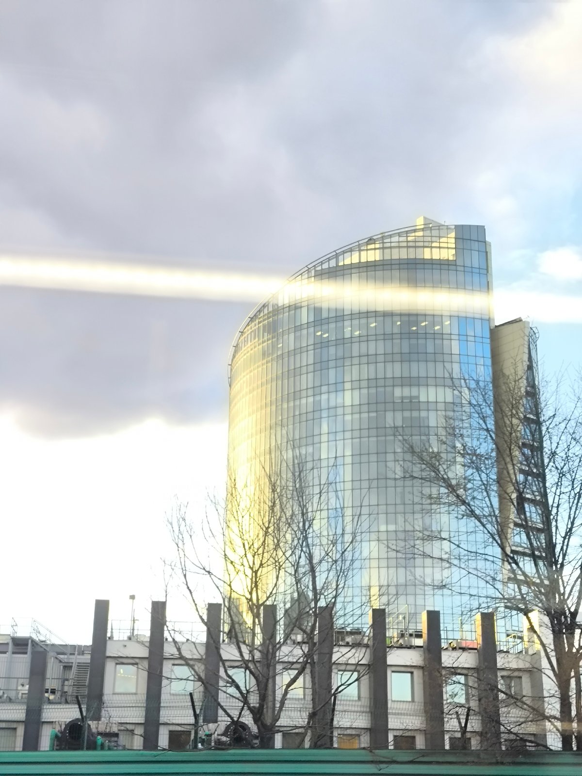 Moscow skyscraper photographed under cloudy afternoon sky